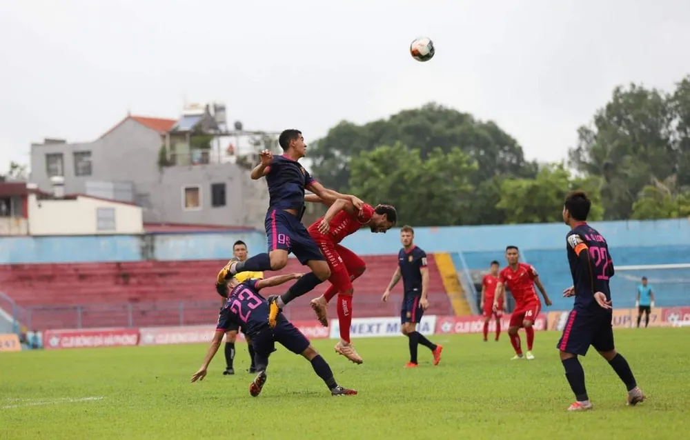 CLB Sài Gòn hạ gục Hải Phòng giữa tâm bão Wipha ảnh 1