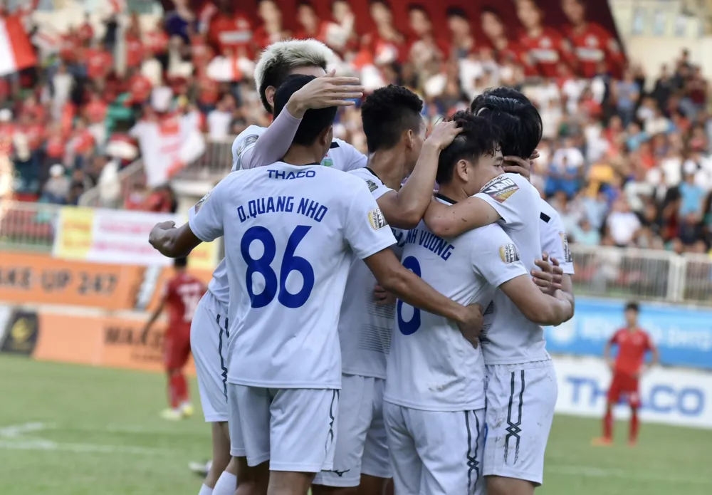 Minh Vương tỏa sáng giúp HA.GL đến gần cửa trụ hạng ảnh 2