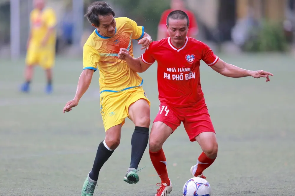 Cựu cầu thủ Cảng Sài Gòn tranh chung kết cùng cựu Sinh viên TPHCM ảnh 2