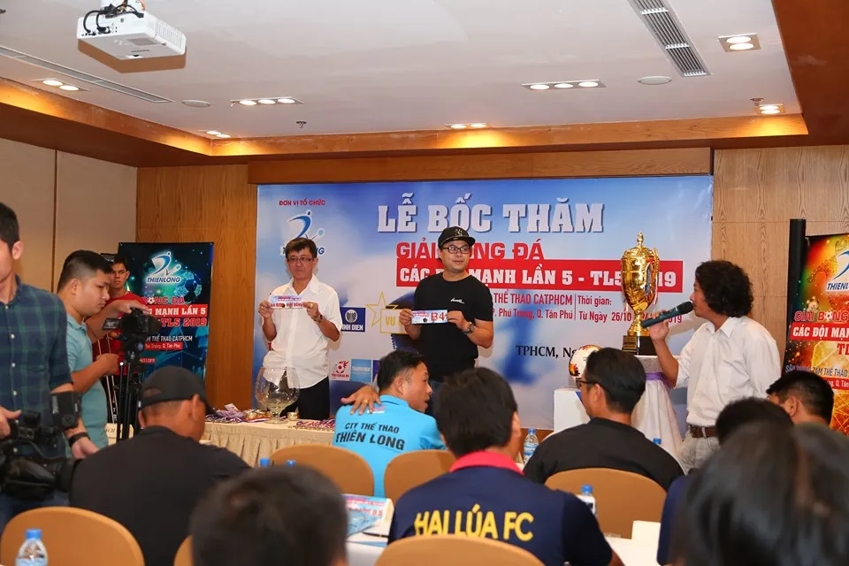 Khởi động giải bóng đá Thiên Long 2019 ảnh 1