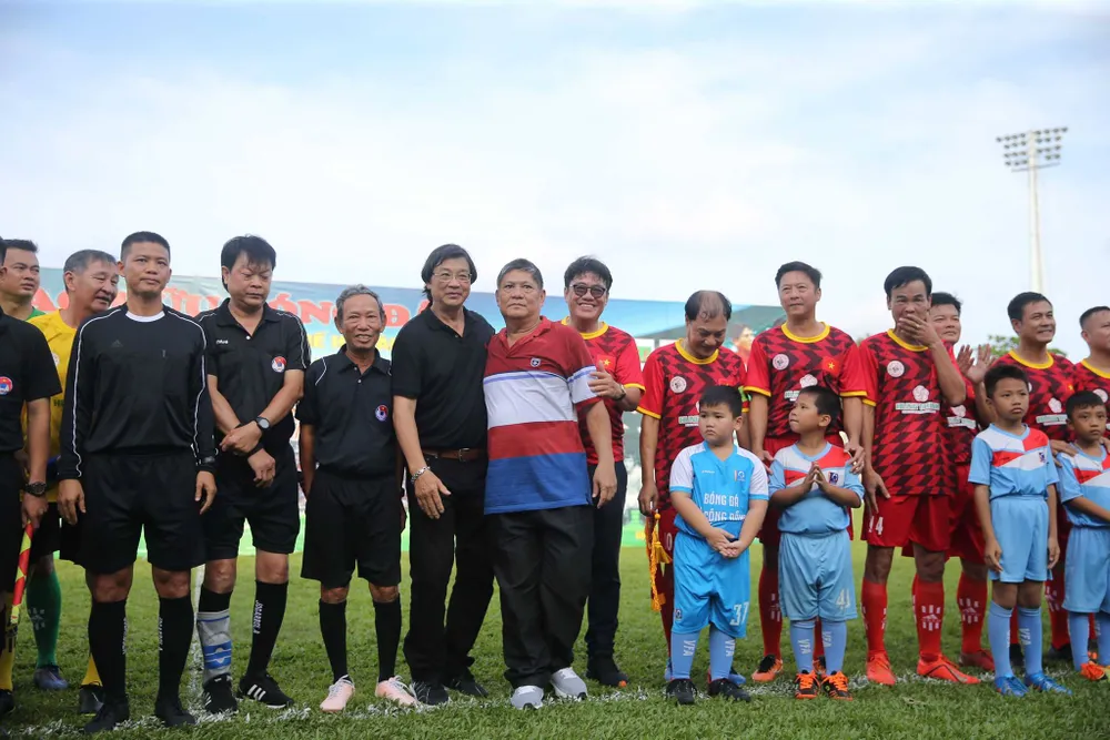 Thế hệ vàng hội ngộ trên sân Quy Nhơn ảnh 5