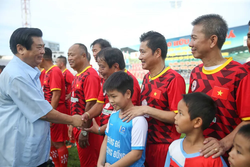 Thế hệ vàng hội ngộ trên sân Quy Nhơn ảnh 2