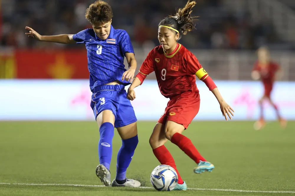 Nữ trọng tài xinh đẹp gây sốt trận chung kết bóng đá nữ ảnh 5