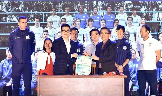 Mizuno iếp tục đồng hành cùng đội bóng phố Núi. Ảnh: ANH TIẾN