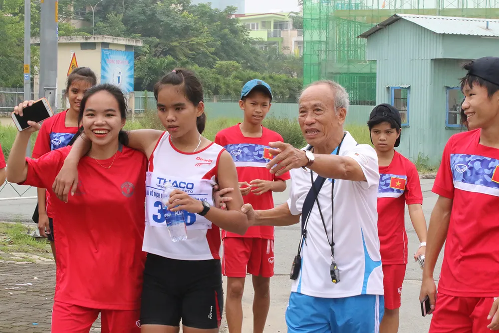 HLV Bùi Lương và hành trình hơn nửa thế kỷ truyền lửa khát vọng ảnh 2