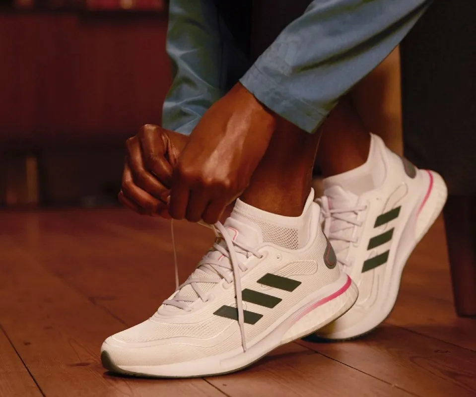 Phiên bản Supernova ra mắt tại Việt Nam.