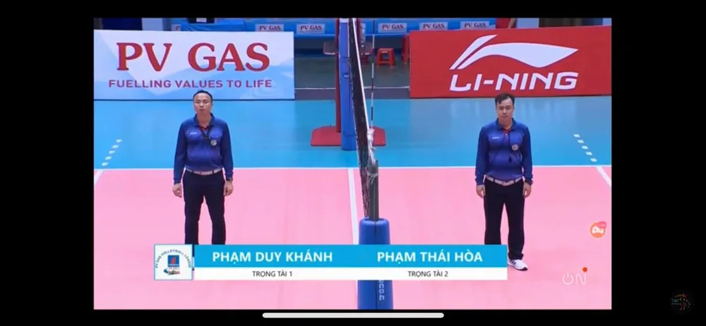 Giải bóng chuyền VĐQG 2020: Trọng tài bị chỉ trích vì liên tiếp mắc sai sót? ảnh 1