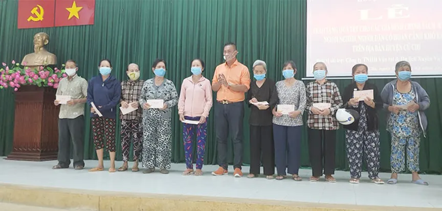 Giải golf trao 3.000 phần quà Tết cho bà con khó khăn miền Trung ảnh 1