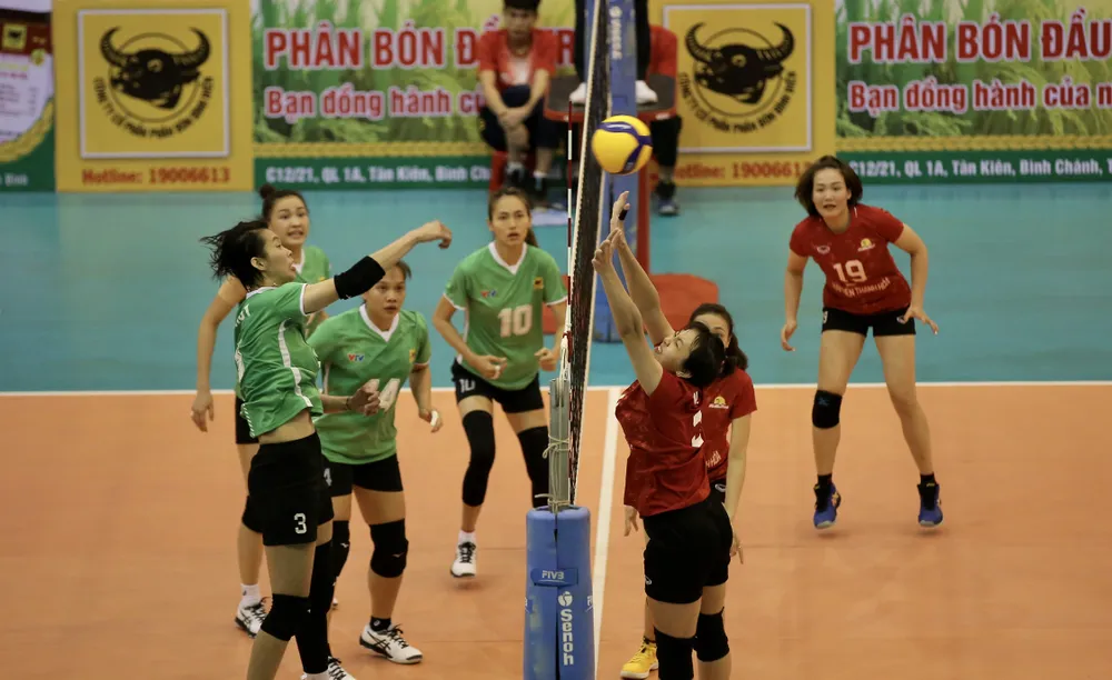 Đội bóng đoạt chức VĐQG năm nay có cơ hội nhận được khoản tiền thưởng 600 triệu đồng. Ảnh: DŨNG PHƯƠNG