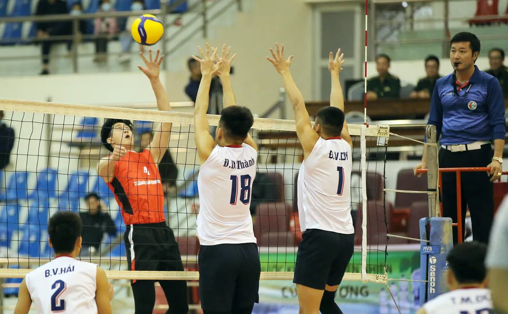 Bóng chuyền nam Cảnh sát cơ động tìm cơ hội thăng hạng ảnh 1