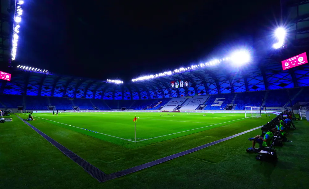 Cổ động viên Việt Nam đến sân Al-Marktoum cổ vũ đội tuyển ảnh 6