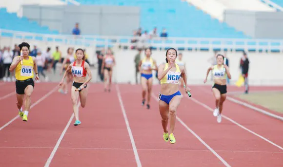 Một số tổ của đội tuyển điền kinh Việt Nam sẽ chuyển về tập tại sân Mỹ Đình. Ảnh: MINH HOÀNG