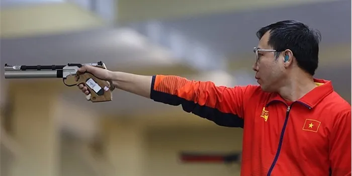 Hoàng Xuân Vinh không thể bảo vệ tấm HCV 10m súng ngắn hơi nam.