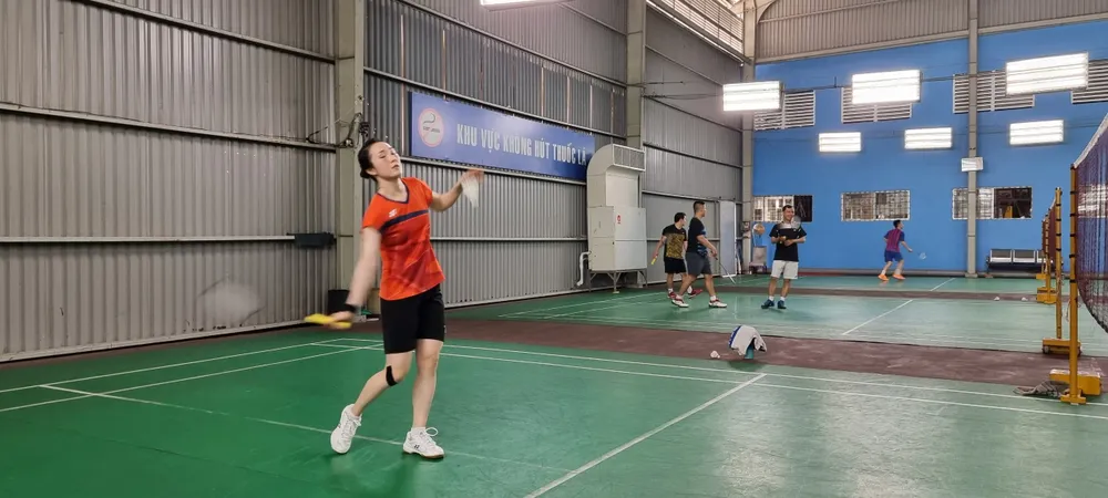 Thầy trò cầu lông TPHCM chủ động tập luyện ảnh 8