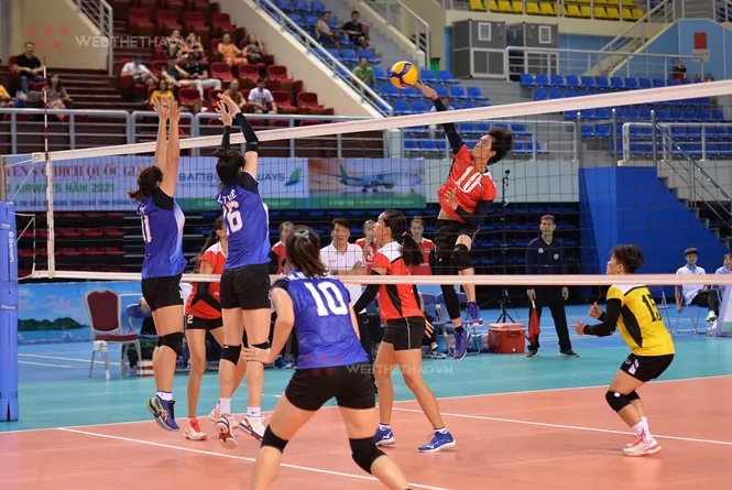 Vòng 2 giải bóng chuyền vô địch quốc gia 2021: Đội nam TPHCM bất ngờ thua trận ra quân ảnh 1