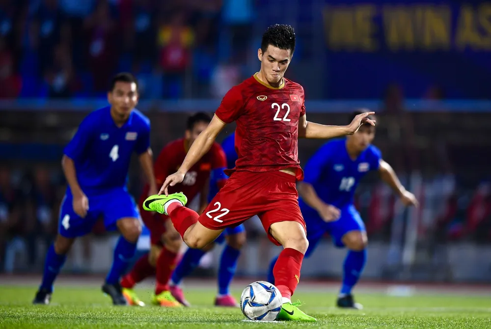 Bóng đá nam sẽ là môn khởi tranh sớm nhất.