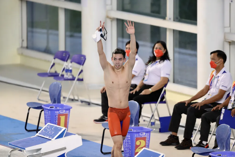 'Rái cá' Nguyễn Huy Hoàng xô ngã kỷ lục SEA Games ảnh 3