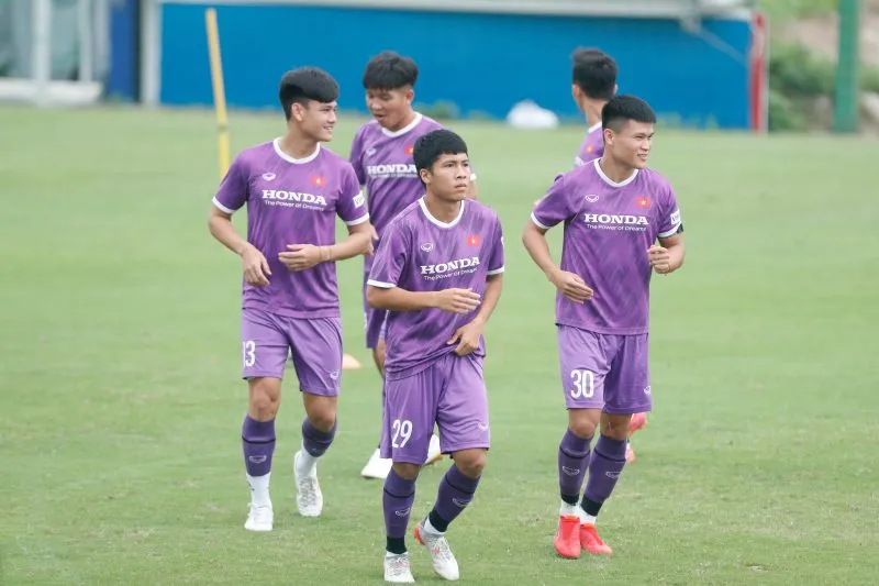 Đội tuyển Việt Nam đủ lực lượng trước khi di chuyển vào TPHCM ảnh 1