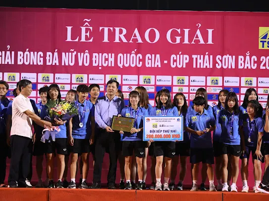 Đội nữ TPHCM I bảo vệ thành công ngôi VĐQG ảnh 2