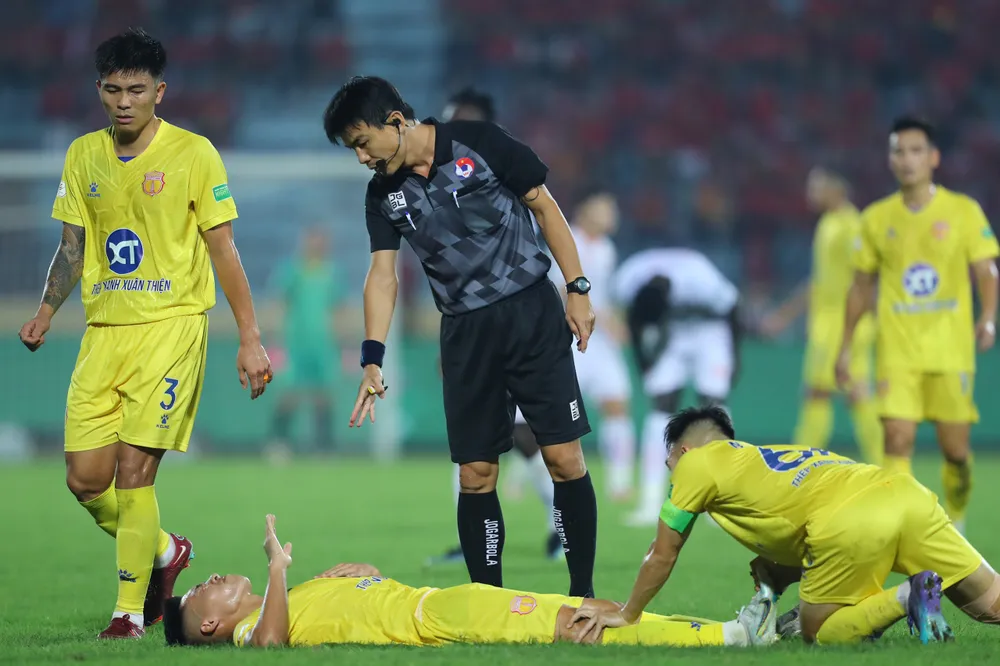 Hải Phòng lại phả hơi nóng vào cuộc đua vô địch ảnh 1