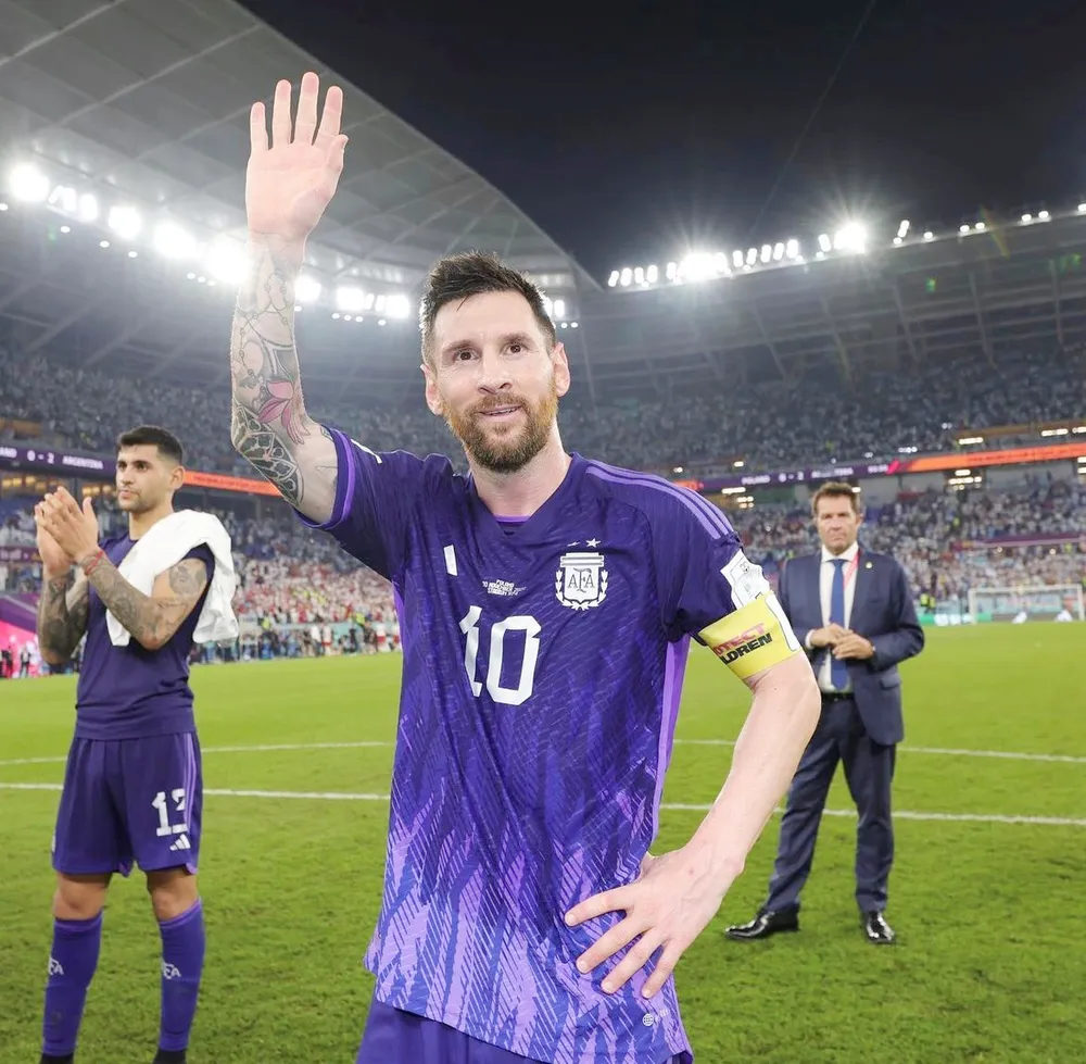 Messi và niềm cảm hứng màu tím xanh ảnh 2