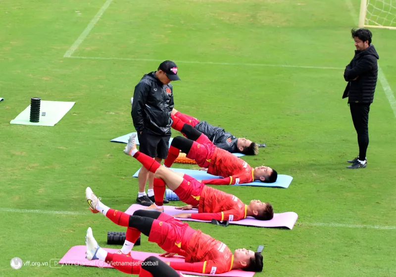 Đội tuyển Việt Nam trên sân tập ngày 2-12