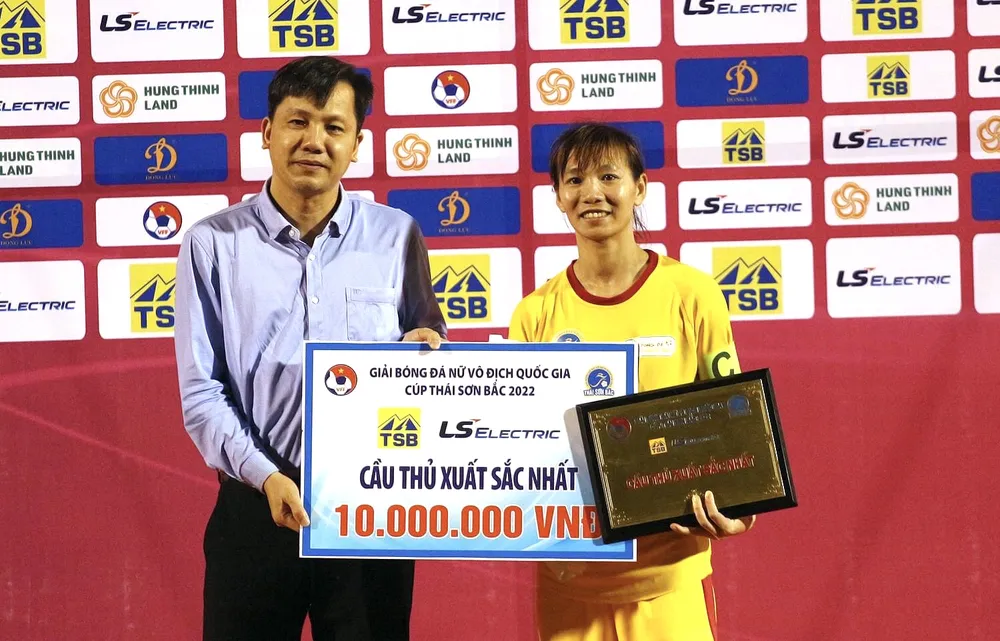 Thuỳ Trang toả sáng ở giải VĐQG và Cúp Quốc gia năm 2022