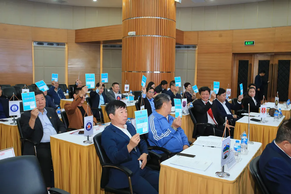 Các đại biểu trong phần biểu quyết tại Đại hội Các đại biểu trong phần biểu quyết tại Đại hội