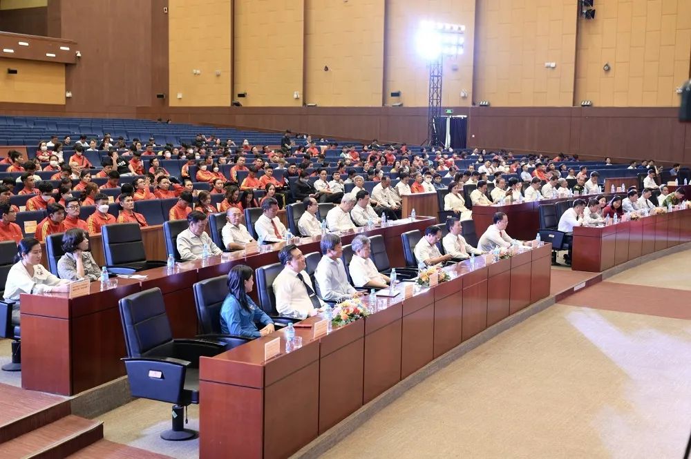 Toàn cảnh buổi lễ tổng kết mừng công