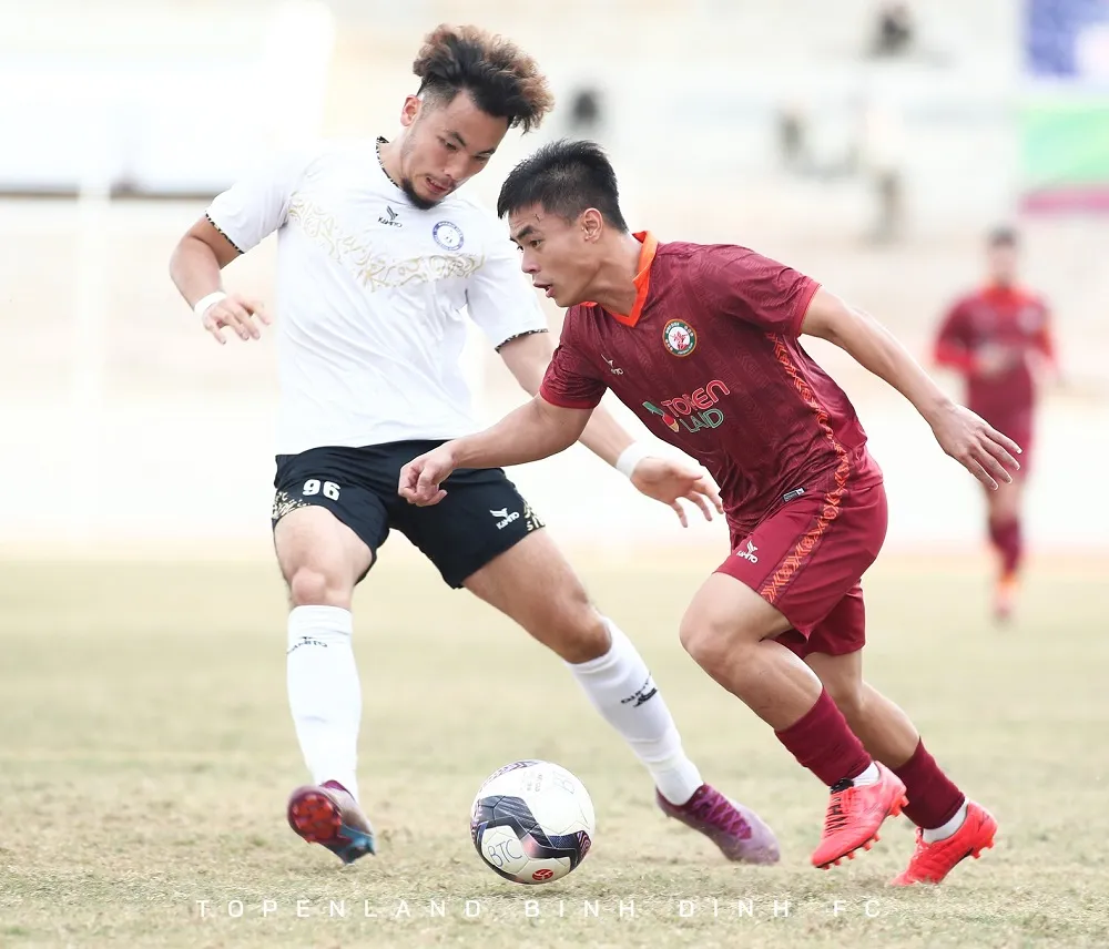 Cuộc so tài giữa Topenland Bình Định và Khánh Hòa ở giải Tứ hùng tại Lâm Đồng vào cuối tháng 12-2022 Cuộc so tài giữa Topenland Bình Định và Khánh Hòa ở giải Tứ hùng tại Lâm Đồng vào cuối tháng 12-2022