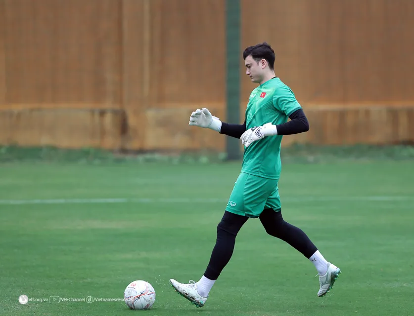 Thủ môn Văn Lâm cùng kỷ lục chưa bị thủng lưới từ đầu giải Thủ môn Văn Lâm cùng kỷ lục chưa bị thủng lưới từ đầu giải