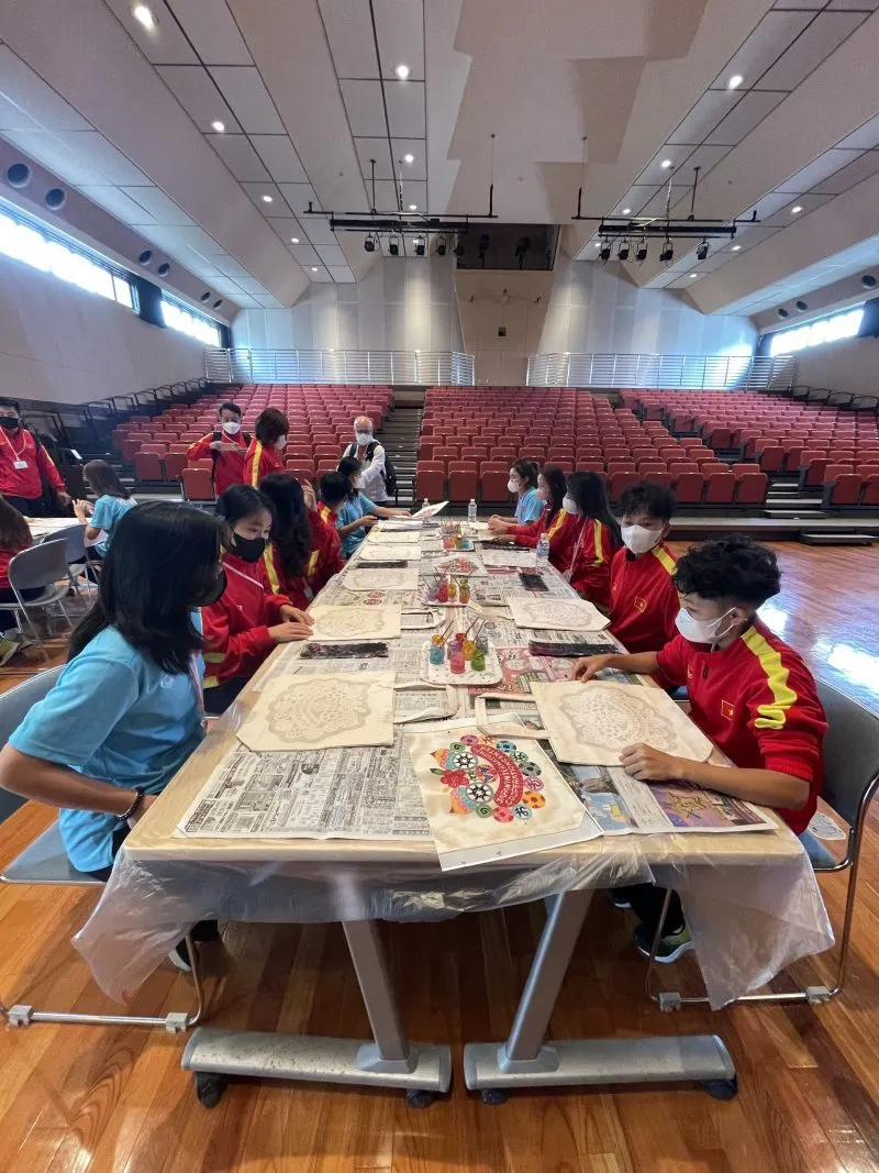 Ngày 19-3, đội tuyển U17 nữ Việt Nam đã tham gia chương trình trải nghiệm văn hoá Nhật bản và thăm quan đảo Okinawa