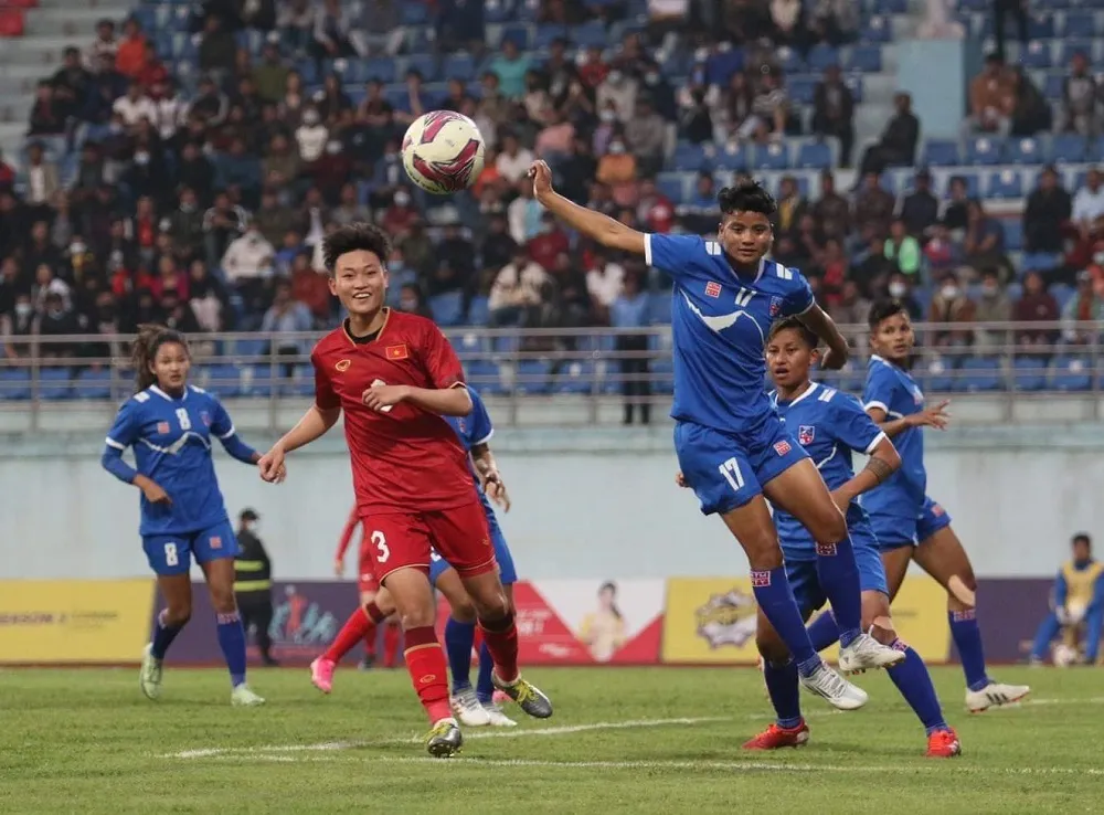 Các cô gái Việt Nam tiếp tục thi đấu lấn lướt như trận lượt đi