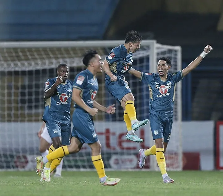 HA.GL là đội có chiến thắng cách biệt nhất ở vòng 5