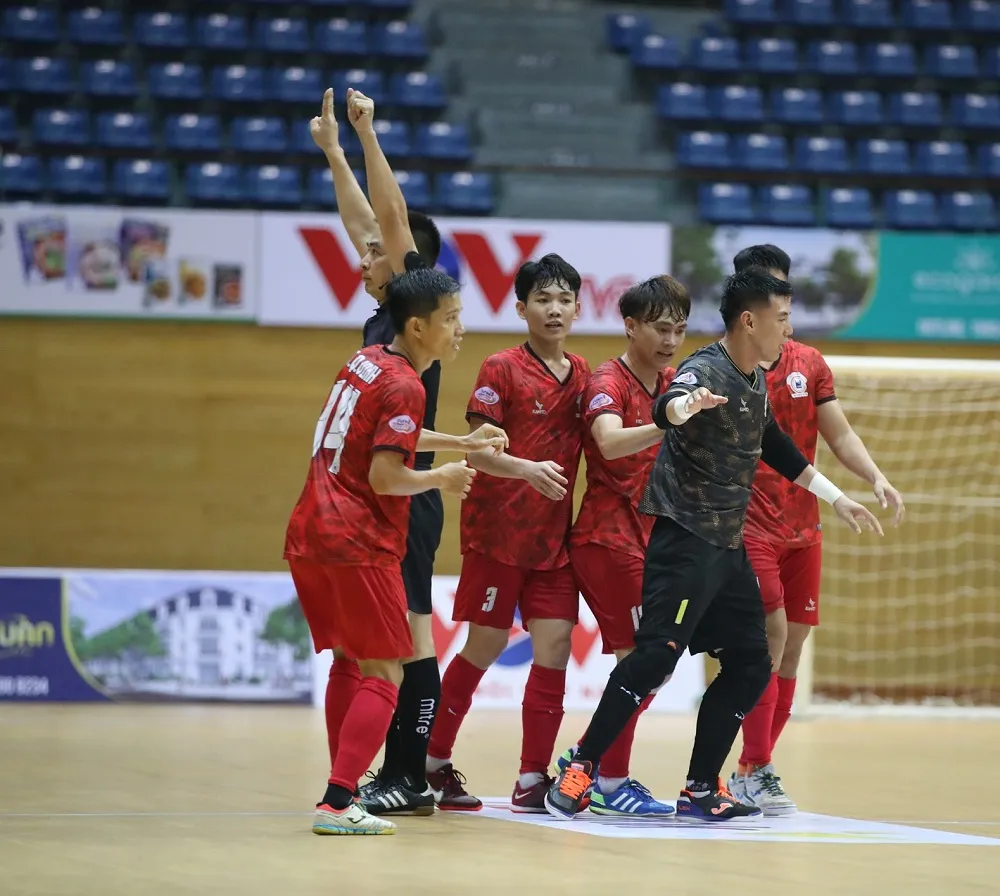 Tân Hiệp Hưng vươn lên vị trí thứ 3 trên BXH