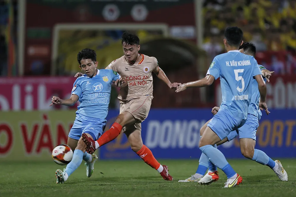 Trận thua chóng vánh, Nam Định nhận sự phản ứng từ nhiều CĐV của mình