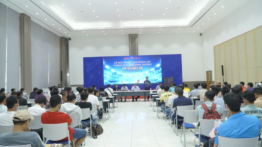 Đại diện LĐBĐ Bình Dương phát biểu tại buổi họp