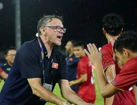 Ông Troussier đã có màn khởi đầu ấn tượng cùng đội U22 Việt Nam tại SEA Games 32