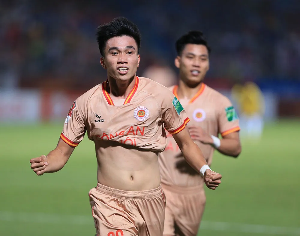 Nếu vắng cả Văn Đô lẫn Văn Thanh sẽ rất khó cho CAHN giành điểm trên sân Thanh Hóa ở vòng 11