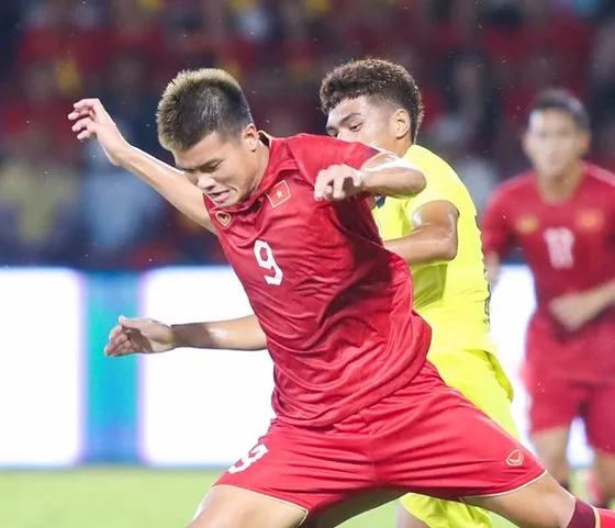 Văn Tùng sẽ có cơ hội thể hiện trong thời điểm Tiến Linh bị chấn thương