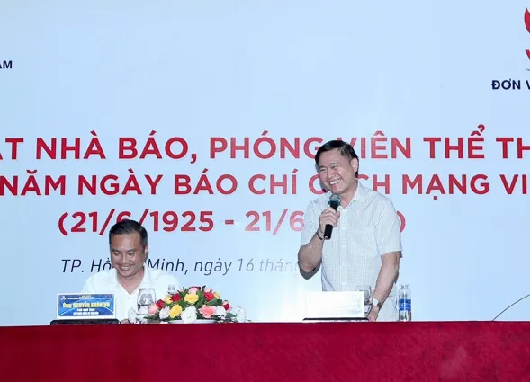 Phó Chủ tịch VFF Trần Anh Tú chia sẻ tại buổi gặp mặt