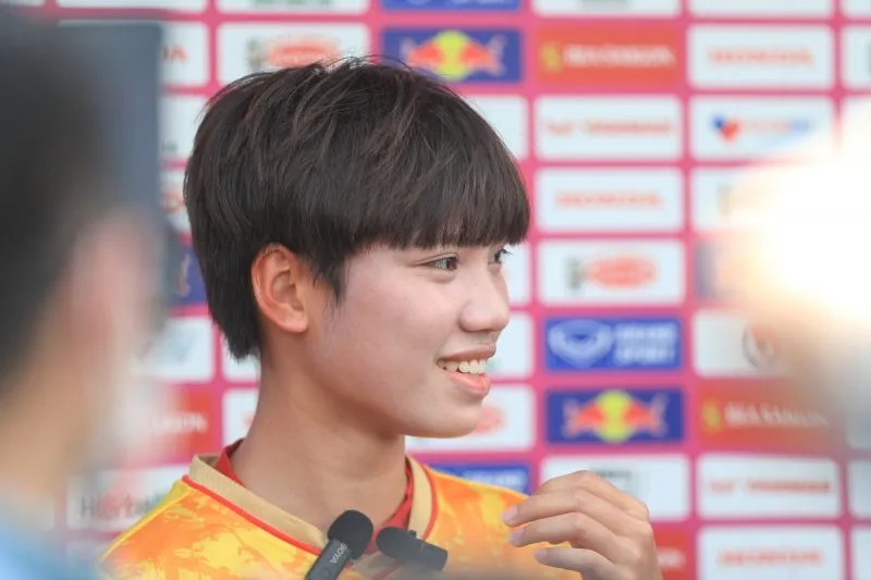 Tiền đạo trẻ Vũ Thị Hoa