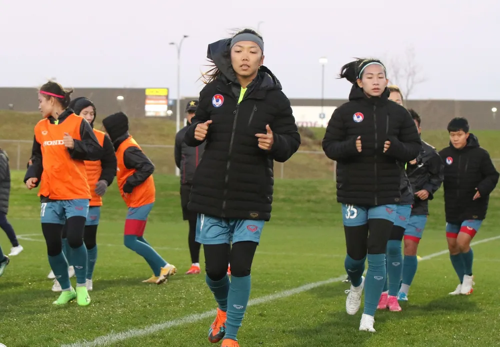 Các dụng cụ tập luyện khác sẽ được FIFA cung cấp trực tiếp tại sân tập chính của đội trong vài ngày tới. Những trang bị này các đội đều nhận từ FIFA và cũng đảm bảo yếu tố bản quyền