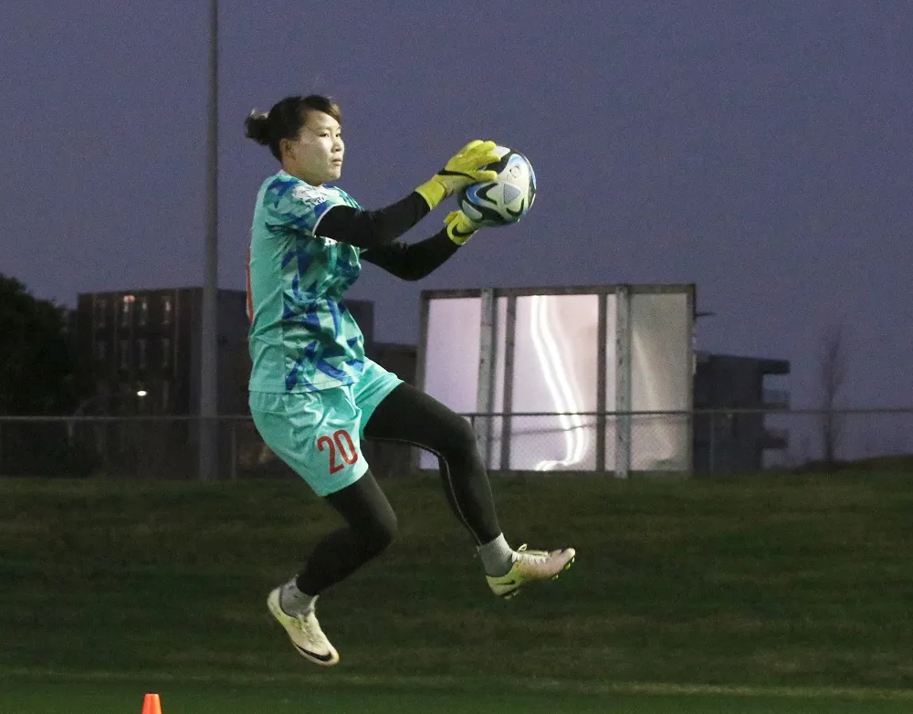 Đội tuyển nữ Việt Nam nằm trong số ít đội sang New Zealand sớm nhất. Đội có 2 tuần chuẩn bị trước ngày khai mạc