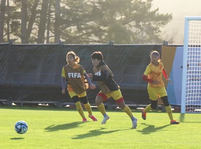 Các cầu thủ Việt Nam đang chạy đua cùng thời gian đến với ngày khai mạc