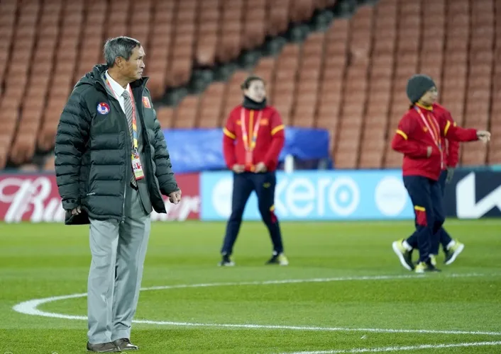 Sân Waikato vốn lạ với đội tuyển Việt Nam, nhưng là nơi đem lại may mắn cho đội Bồ Đào Nha khi họ giành vé vào VCK trong trận tranh play-off với Cameroon.