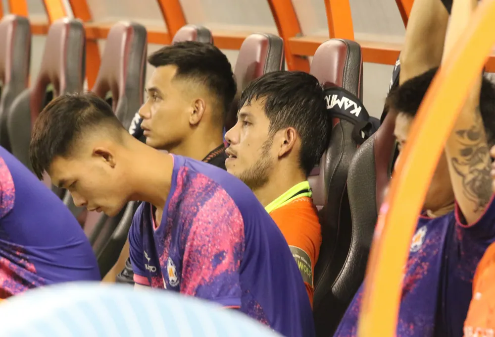 Nỗi thất vọng của cầu thủ Đà Nẵng sau trận gặp SLNA