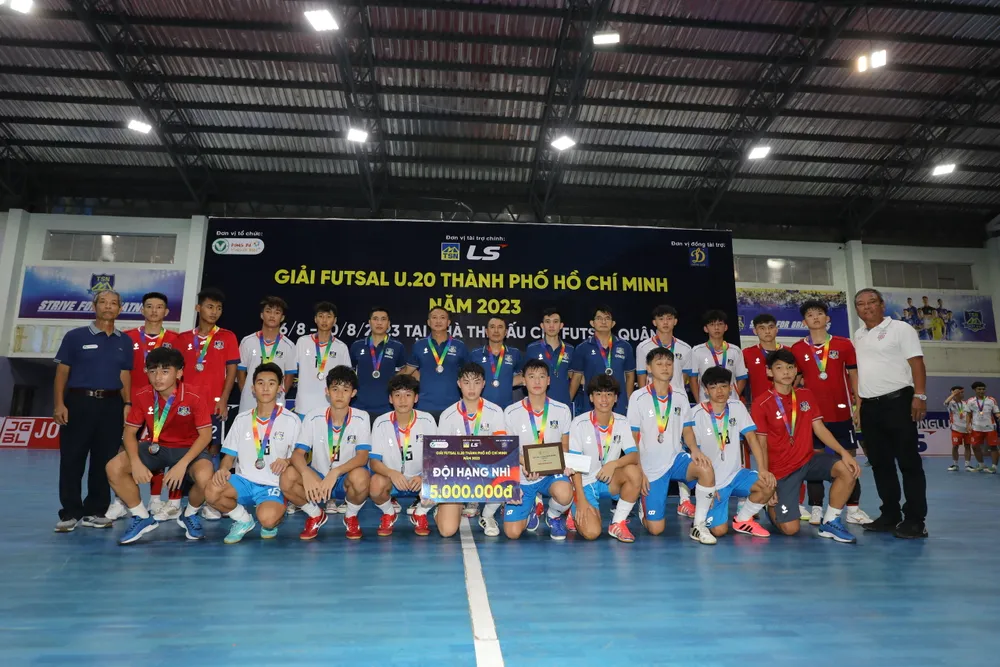 Thái Sơn Nam giành ngôi á quân