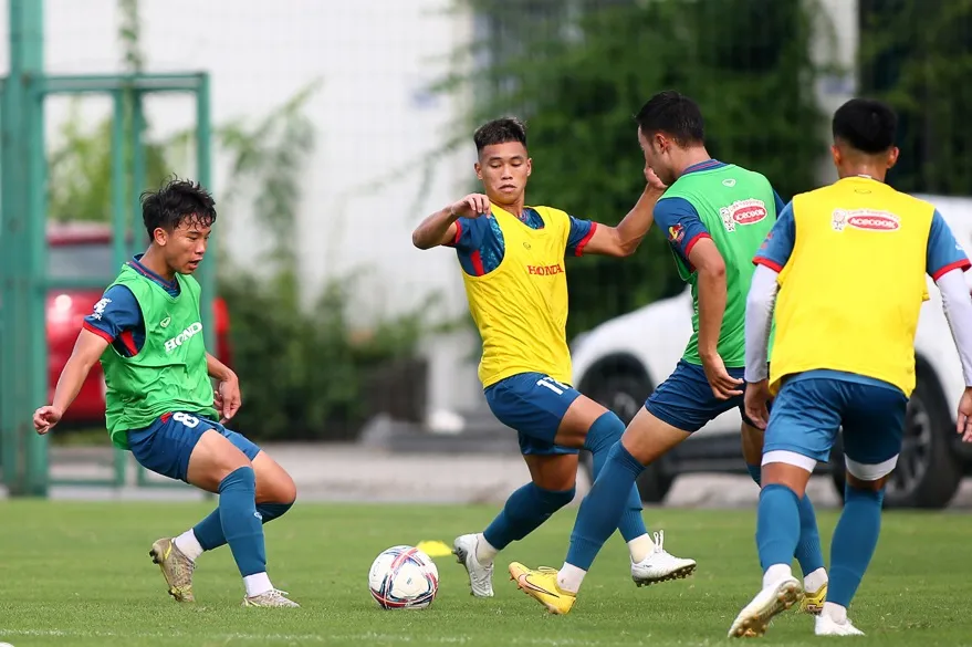 Đội sẽ có 1 trận giao hữu tại Thái Lan, gặp U23 Bahrain vào chiều 15-8
