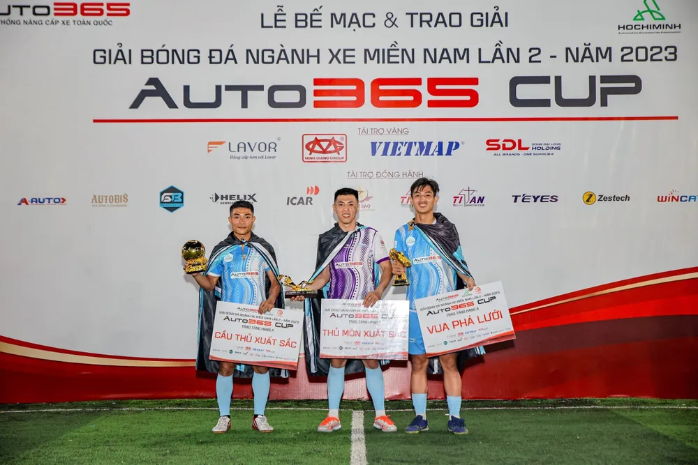 Store Detailing thâu tóm 3 danh hiệu cá nhân: Thủ thành Huỳnh Văn Lê Hậu nhận giải Thủ môn xuất sắc, đội trưởng Vũ Xuân Du nhận danh hiệu Cầu thủ xuất sắc và Vua phá lưới thuộc về Trần Văn Sang Store Detailing thâu tóm 3 danh hiệu cá nhân: Thủ thành Huỳnh Văn Lê Hậu nhận giải Thủ môn xuất sắc, đội trưởng Vũ Xuân Du nhận danh hiệu Cầu thủ xuất sắc và Vua phá lưới thuộc về Trần Văn Sang